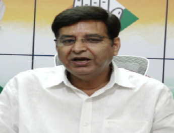 नौकरी के नाम पर ठगी मामले में कांग्रेस प्रतिनिधिमंडल ने मुख्य सचिव को सौंपा ज्ञापन 3 Hello Uttarakhand News »