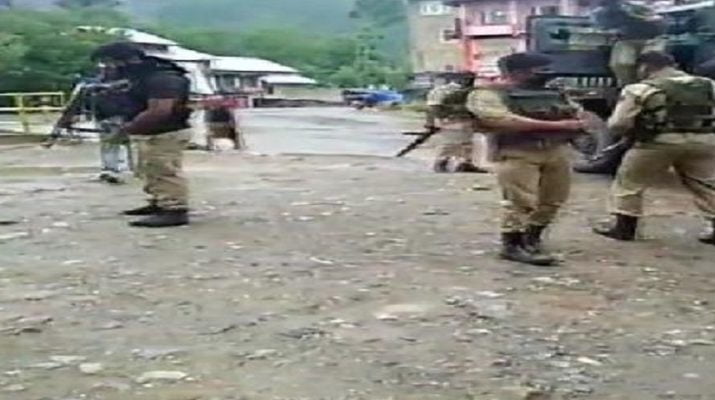 जम्मू कश्मीर में सीपीआरएफ के काफिले पर हमला, 2 जवान शहीद, 1 घायल 1 Hello Uttarakhand News »