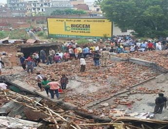 निर्माणाधीन बिल्डिंग ढहने से 2 लोगों की मौत, हादसे में कई लोग दबे 3 Hello Uttarakhand News »