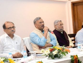 सीएम की अध्यक्षता में न्यायालयों में आबद्ध विधि अधिकारियों के साथ समीक्षा बैठक 3 Hello Uttarakhand News »