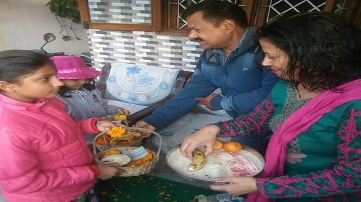 प्रदेश के स्कूलों में अब हर वर्ष हो सकती है फूलदेई पर्व पर सार्वजनिक छुट्टी 1 Hello Uttarakhand News »