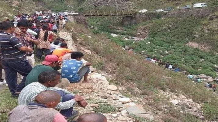 धूमाकोट बस दुर्घटना: मृतकों के परिजनों को दो-दो लाख व घायलों को 50-50 हजार रूपये की मदद 1 Hello Uttarakhand News »