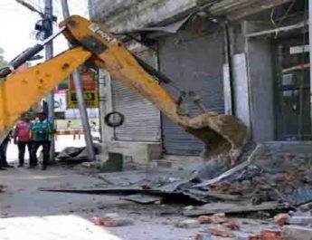 अतिक्रमण मामले को लेकर फिर हाईकोर्ट जाएगी उत्तराखण्ड सरकार, सुप्रीम कोर्ट से हुई थी याचिका ख़ारिज 3 Hello Uttarakhand News »