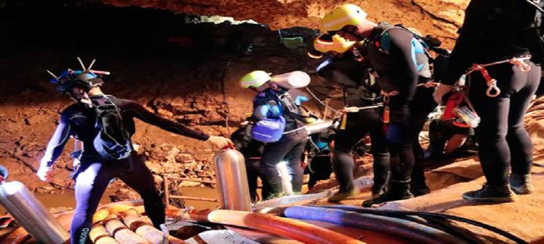 थाईलैंड में रेस्क्यू ऑपरेशन शुरू, 1 बच्चे को निकालने में लगेगा 11 घंटे का समय 2 Hello Uttarakhand News »