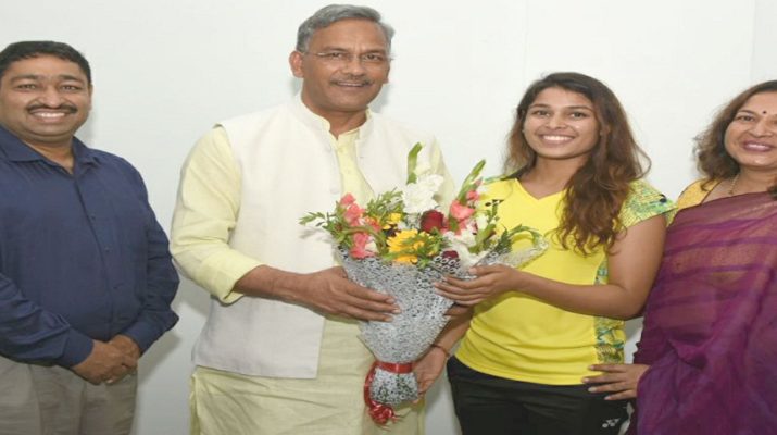 इंटरनेशनल बैडमिंटन चैम्पियन कुहू गर्ग ने सीएम से की मुलाकात 1 Hello Uttarakhand News »