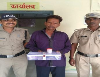 हरिद्वार पुलिस की गिरफ्त में हिस्ट्रीशीटर, पहले से 23 मामले दर्ज... 3 Hello Uttarakhand News »