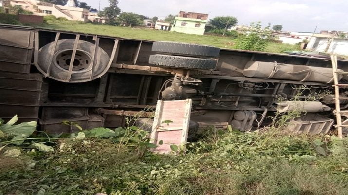 देहरादून में पलटी बस, 20 लोग थे सवार 1 Hello Uttarakhand News »