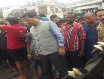 बारिश से बिन्दाल नदी में आयी बाढ, कई दुकाने ध्वस्त 3 Hello Uttarakhand News »