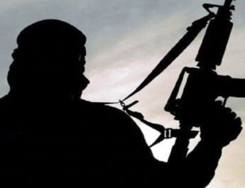 घाटी में आतंकियों ने वन विभाग के अधिकारी की गोली मारकर की हत्या 2 Hello Uttarakhand News »