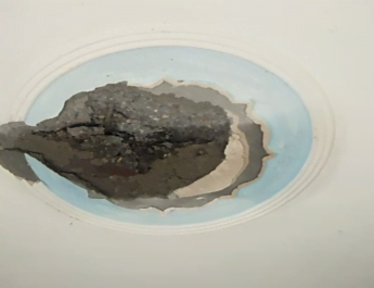 घर पर गिरी आकाशीय बिजली, छत टूटने सहित कई उपकरण हुए ख़राब 2 Hello Uttarakhand News »