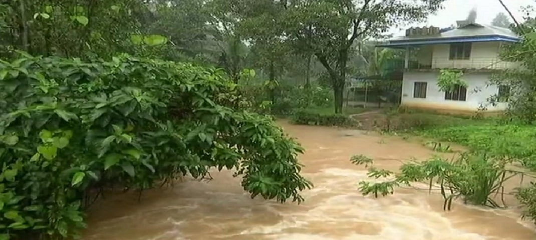 केरल में बाढ़ की स्थिति भयावह, अबतक 70 से ज्यादा लोगों की मौत 2 Hello Uttarakhand News »