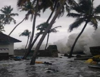 केरल में भारी बारिश और भूस्खलन से भारी तबाही, अबतक 22 लोगों की मौत 2 Hello Uttarakhand News »