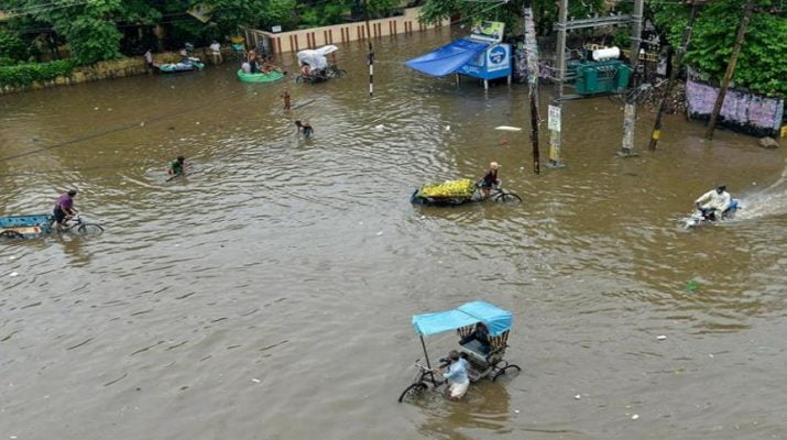 केरल में बाढ़ से भारी तबाही, अबतक 29 लोगों की मौत, 50 हजार से ज्यादा लोग बेघर 1 केरल में बाढ़ से भारी तबाही, अबतक 29 लोगों की मौत, 50 हजार से ज्यादा लोग बेघर 1 Hello Uttarakhand News »