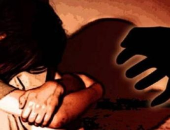 उत्तर प्रदेश: लखीमपुर खीरी में 13 साल की बच्ची के साथ हैवानियत, गैंगरेप के बाद आंखें निकालीं, जुबान काटी 3 Hello Uttarakhand News »