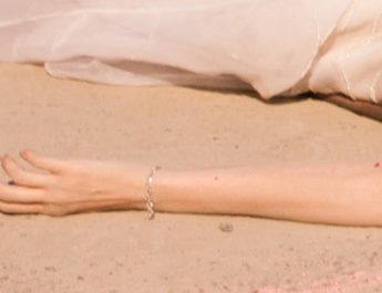 शादी के चार महीने बाद महिला ने की आत्महत्या, सुसाइड नोट बरामद 3 Hello Uttarakhand News »