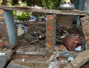 टीएमसी कार्यालय में धमाका, 2 कार्यकर्ताओं की मौत, कई घायल 4 Hello Uttarakhand News &raquo;