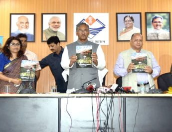 'इन्वेस्टर्स समिट' से प्रदेश में निवेश के दृष्टिकोण से नए युग का सूत्रपातः मुख्यमंत्री 3 Hello Uttarakhand News »