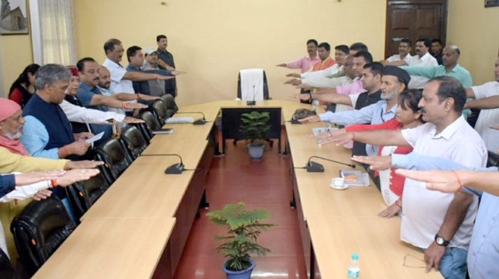 मुख्यमंत्री ने 'हिन्दुस्तान हिमालय बचाओ अभियान' के तहत हिमालय के संरक्षण की दिलाई शपथ 1 Hello Uttarakhand News »