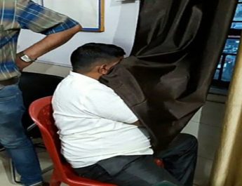 दो बाबू ले रहे थे घूस, एक को रंगेहाथों पकड़ा, एक फरार 4 Hello Uttarakhand News »