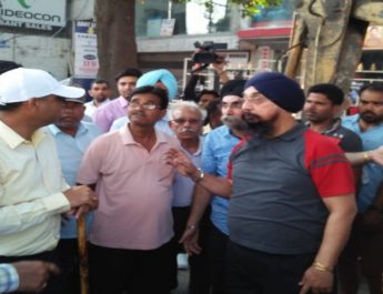 13वें दिन भी जोर शोर से चला अतिक्रमण हटाओ अभियान 2 Hello Uttarakhand News »