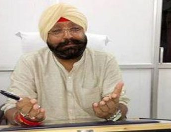 अतिक्रमण हटाने गए एडीएम के पीछे दौड़ा दिए कुत्ते 3 Hello Uttarakhand News »