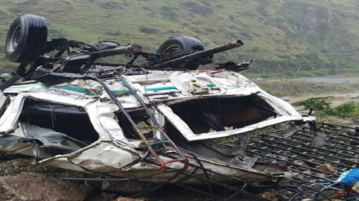 हिमाचल प्रदेश व उत्तराखंड की सीमा पर खाई में गिरा वाहन, 13 लोगों की मौत 1 हिमाचल प्रदेश व उत्तराखंड की सीमा पर खाई में गिरा वाहन, 13 लोगों की मौत 1 Hello Uttarakhand News »