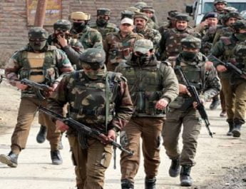 जम्मू कश्मीर: कुलगाम में सेना ने 5 आतंकियों को किया ढेर 2 Hello Uttarakhand News »