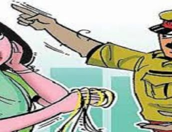 ज्वेलरी खरीदने के बहाने आई महिला ने मौका पाकर उड़ाए गहने 3 Hello Uttarakhand News »