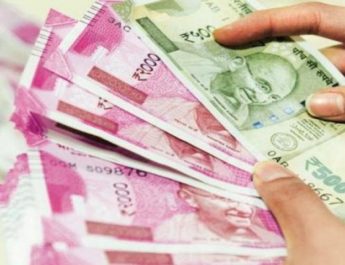अब तक के सारे रिकॉर्ड तोड़कर 72 के पार पहुंचा रुपया 2 Hindi News Bharat &raquo;