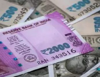 रूपये की कीमत में गिरावट दर्ज, 72.18 का हुआ एक डॉलर 2 Hello Uttarakhand News »