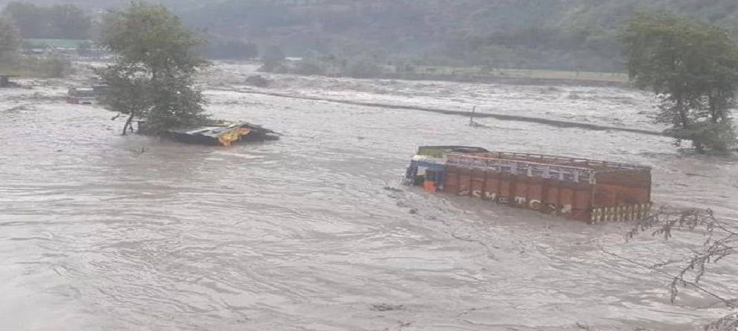 भारी बारिश से हिमाचल में तबाही, कई राज्यों में भी भारी बारिश की आशंका 3 Hello Uttarakhand News »