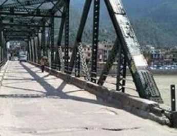 बदहाल उत्तरकाशी के जोशियाड़ा पुल की कोई नहीं ले रहा सुध 3 Hello Uttarakhand News »