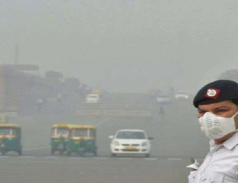 पराली के धुंए से दिल्ली में खतरनाक स्तर पर पहुंचने लगा प्रदूषण 4 Hello Uttarakhand News »