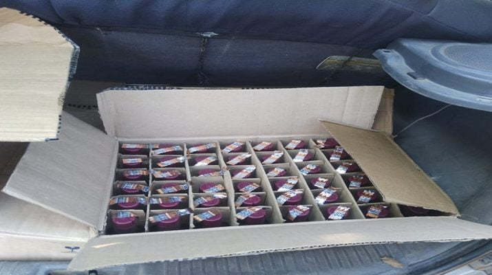 पुलिस ने पकड़ी 10 पेटी शराब, कार छोड़कर भागे तस्कर 1 पुलिस ने पकड़ी 10 पेटी शराब, कार छोड़कर भागे तस्कर 1 Hello Uttarakhand News »