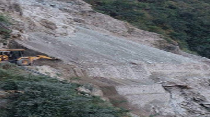 उत्तरकाशी-देहरादून मार्ग बार-बार बाधित होने से यात्री परेशान 1 उत्तरकाशी-देहरादून मार्ग बार-बार बाधित होने से यात्री परेशान 1 Hello Uttarakhand News »