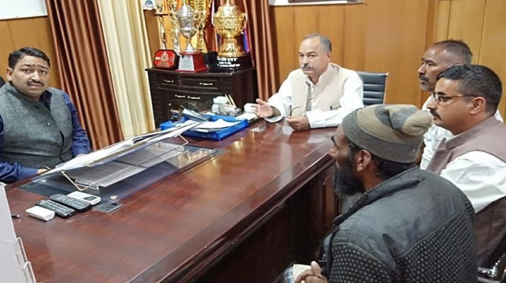 दो महीने से गायब वन गुज्जर की नाबालिग बेटी की बरामदगी को लेकर एडीजी से मिला मोर्चा 1 Hello Uttarakhand News »