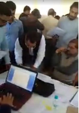 LIVE: प्रत्याशियों को किये जा रहे चुनाव चिन्ह प्रदान 1 Hello Uttarakhand News »