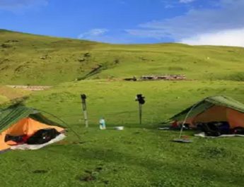 मननी बुग्याल में फंसे ट्रेकरों को लाया गया सेरसी हेलीपैड, दल के एक युवक की मौत 2 Hello Uttarakhand News »