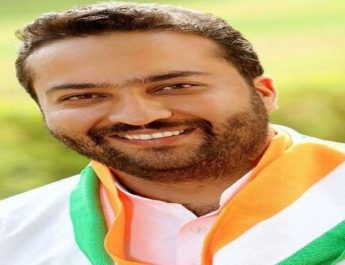 आरोपों से घिरे एनएसयूआई के राष्ट्रीय अध्यक्ष ने दिया इस्तीफा 2 Hello Uttarakhand News »