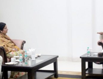 सीएम से मिल अनुराधा पौडवाल ने जताई उत्तराखण्ड के मन्दिरों को पर्यटन से जोडने में सहयोगी बनने की इच्छा 4 Hello Uttarakhand News »