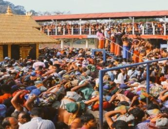 सबरीमाला मंदिर में महिलाएं नहीं कर पाई दर्शन, एक माह के लिए कपाट बंद 4 Hello Uttarakhand News »