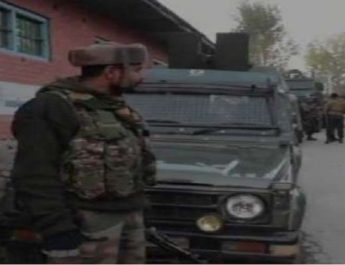 पुलवामा में आतंकियों और सुरक्षाबलों के बीच मुठभेड़, एक आतंकी ढेर 2 Hello Uttarakhand News »