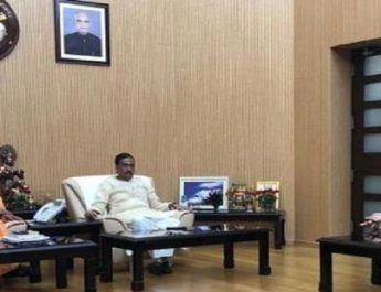 सीएम योगी से मिली मृतक विवेक तिवारी की पत्नी, मिलेगा 25 लाख मुआवजा 3 Hello Uttarakhand News »