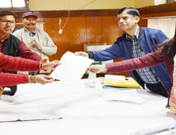 पूरी ताकत के बाद भी जिला पंचायत सीट नहीं बचा पायी भाजपा, कांग्रेस ने मारी बाजी 4 Hello Uttarakhand News »