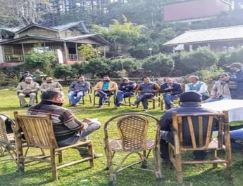 सामूहिक बैठक का आयोजन, धनोल्टी को स्वच्छ व सुंदर बनाने की छेड़ी मुहिम 2 Hello Uttarakhand News »