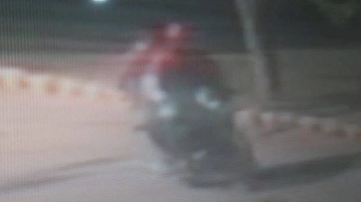 अमृतसर बलास्ट: सीसीटीवी में दिखे संदिग्ध, सीएम ने किया 50 लाख का इनाम घोषित 1 अमृतसर बलास्ट: सीसीटीवी में दिखे संदिग्ध, सीएम ने किया 50 लाख का इनाम घोषित 1 Hello Uttarakhand News »