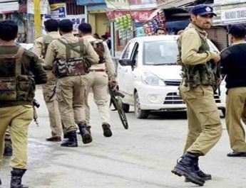 पठानकोट में चार संदिग्ध इनोवा कार लेकर फरार, तलाश जारी 2 Hello Uttarakhand News »