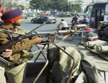 पठानकोट में पूजा एक्‍सप्रेस ट्रेन से हिरासत में लिए गये 6 संदिग्‍ध 3 Hello Uttarakhand News »