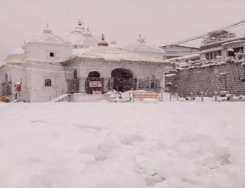गंगोत्री-यमुनोत्री समेत पहाड़ों में कई जगह हुई बर्फबारी, मैदानों में भी बढ़ी ठंड 2 Hello Uttarakhand News »