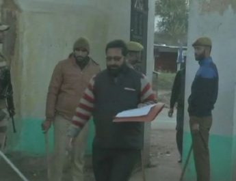 जम्मू एवं कश्मीर में पंचायत चुनाव के पहले चरण के लिए मतदान जारी, सुरक्षा कड़ी 2 Hello Uttarakhand News »